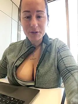 bichota85 online show from February 2026 10:49:02 AM