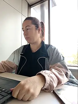 Snapshot of bichota85 chatting on December 2025 09:31:01 AM bichota85 online show from December 2025 09:31:01 AM