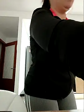 Snapshot of bichota85 chatting on November 2025 09:42:01 AM bichota85 online show from November 2025 09:42:01 AM