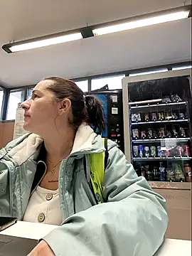 Snapshot of bichota85 chatting on November 2025 11:10:02 AM bichota85 online show from November 2025 11:10:02 AM