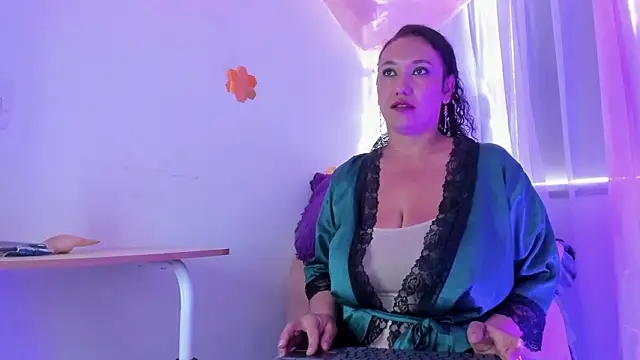 sharlot montalvo  online show from February 2026 09:32:01 PM