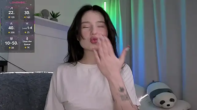  Lua   online show from April 2026 08:15:01 PM