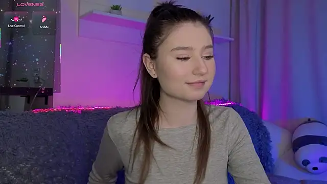  Lua   online show from February 2026 11:45:01 PM