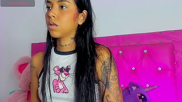 dahiiangomezz online show from April 2026 09:27:02 PM