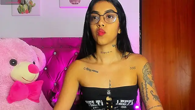 dahiiangomezz online show from September 2025 08:40:02 AM
