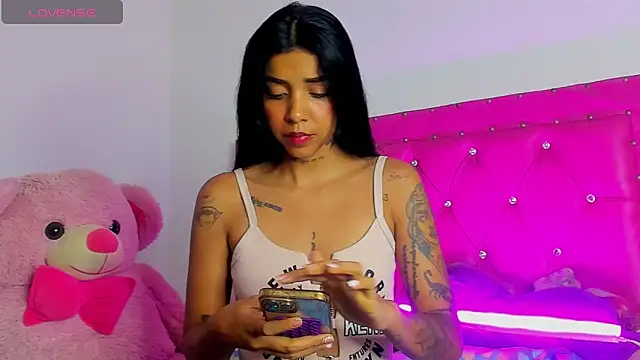 dahiiangomezz online show from June 2026 09:48:01 PM