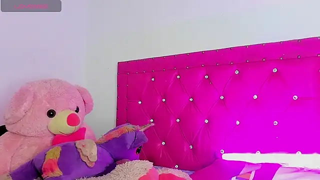 dahiiangomezz online show from May 2026 10:13:02 PM