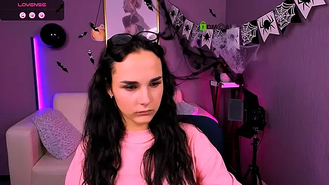 ariana ross7 online show from October 2025 07:14:01 PM