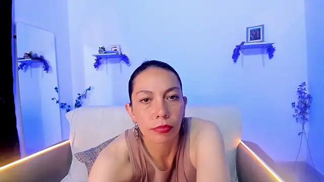 karlaaa   online show from October 2025 03:13:02 PM