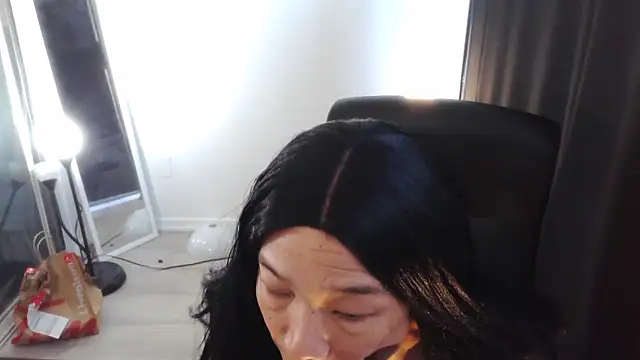 Snapshot of CassiPark chatting on September 2025 11:50:02 AM CassiPark online show from September 2025 11:50:02 AM