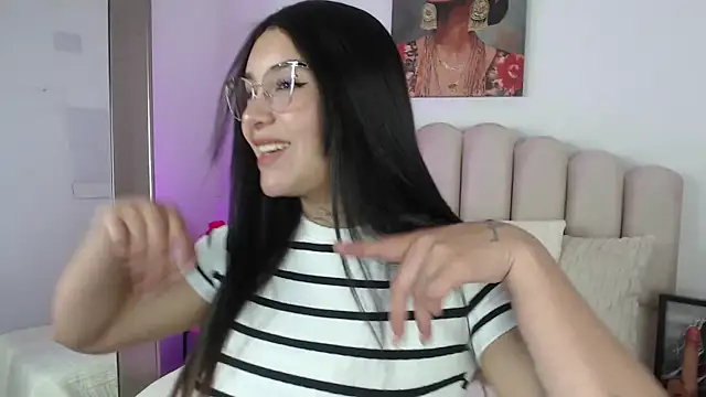 miawhite x1 online show from October 2025 01:56:01 PM