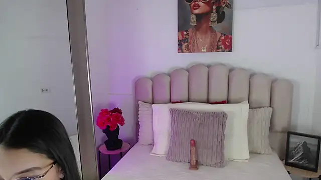 miawhite x1 online show from September 2025 11:50:02 AM