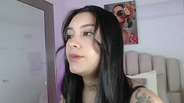 miawhite x1 online show from October 2025 12:17:01 PM
