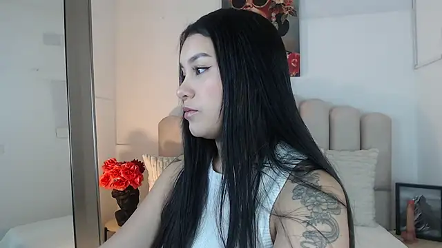 miawhite x1 online show from October 2025 02:03:02 PM