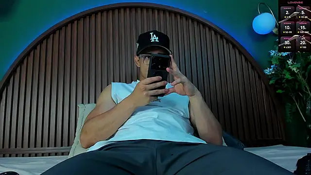 JeergMuscle online show from November 2025 04:38:01 AM