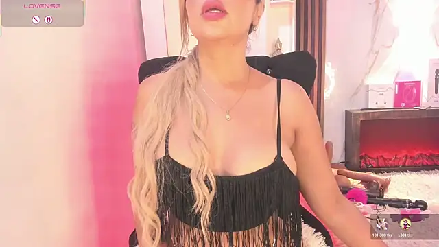 Snapshot of Agatha210 chatting on October 2025 10:13:01 AM Agatha210 online show from October 2025 10:13:01 AM