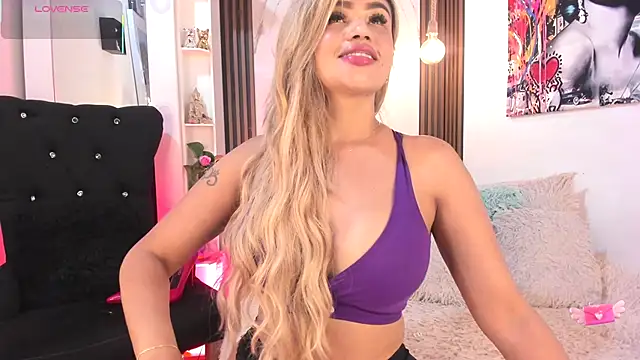 Snapshot of Agatha210 chatting on November 2025 10:20:02 AM Agatha210 online show from November 2025 10:20:02 AM