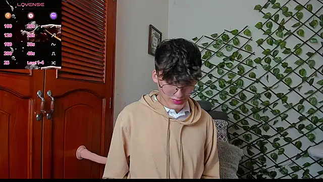 bellmontneon online show from December 2025 11:11:01 AM