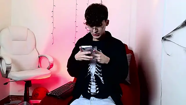 bellmontneon online show from October 2025 11:42:01 AM