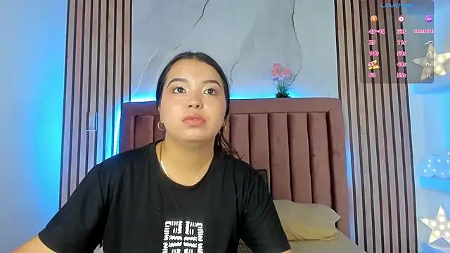 LunaWiill  online show from October 2025 12:17:02 PM