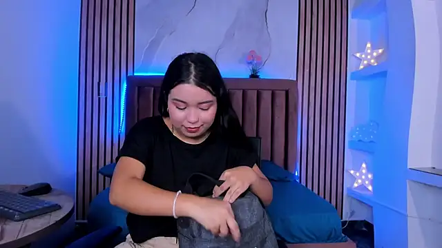 LunaWiill  online show from October 2025 12:25:02 PM