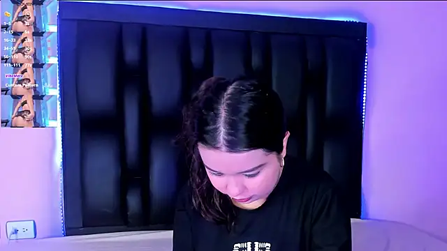 LunaWiill  online show from November 2025 12:08:01 PM