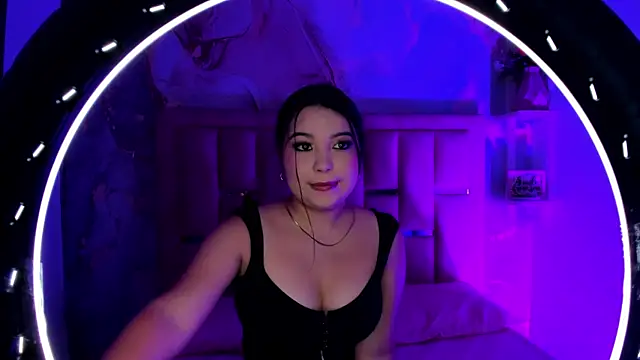 LunaWiill  online show from May 2026 01:28:02 PM