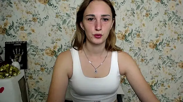 Milana Cutie  online show from September 2025 06:08:01 AM