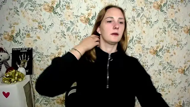 Milana Cutie  online show from September 2025 05:58:01 AM