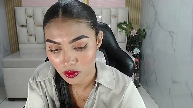 lissandra s online show from November 2025 08:09:02 PM