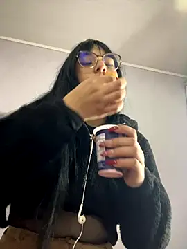 Snapshot of Daphnee-x chatting on December 2025 11:31:01 AM Daphnee-x online show from December 2025 11:31:01 AM