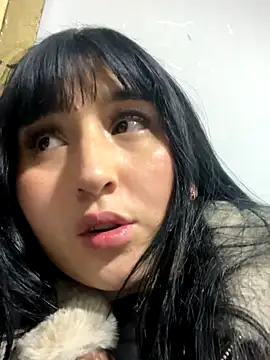 Snapshot of Daphnee-x chatting on November 2025 02:05:01 AM Daphnee-x online show from November 2025 02:05:01 AM