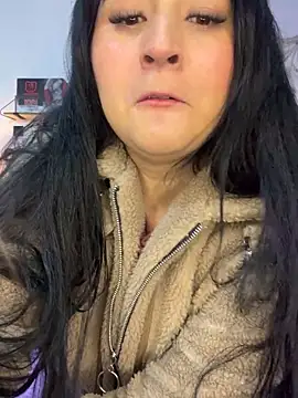 Snapshot of Daphnee-x chatting on November 2025 11:38:02 AM Daphnee-x online show from November 2025 11:38:02 AM