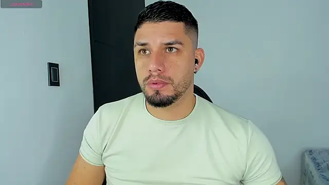 Jacob19  online show from September 2025 12:52:01 PM