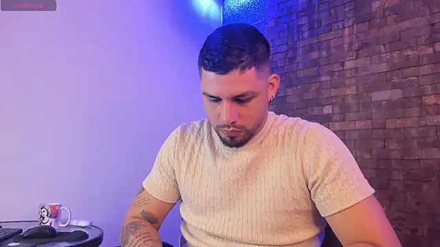 Jacob19  online show from September 2025 01:24:02 PM