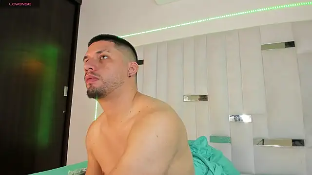 Jacob19  online show from October 2025 02:35:01 AM