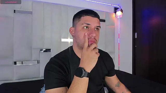 Jacob19  online show from October 2025 11:58:02 AM