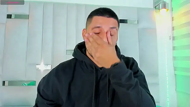 Jacob19  online show from October 2025 11:44:02 AM