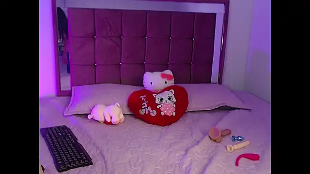 Mia-Sweet17 online show from October 2025 09:38:01 PM