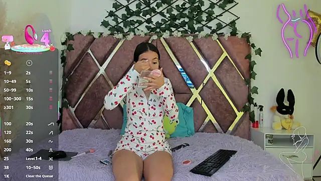 Snapshot of Flufi_740 chatting on September 2025 11:05:01 AM Flufi 740 online show from September 2025 11:05:01 AM