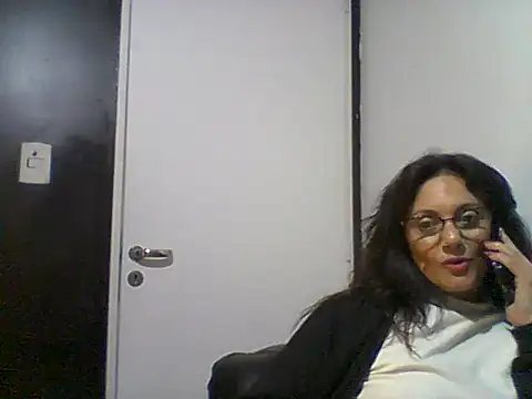 Snapshot of dulcefanny chatting on June 2026 07:52:02 PM dulcefanny online show from June 2026 07:52:02 PM