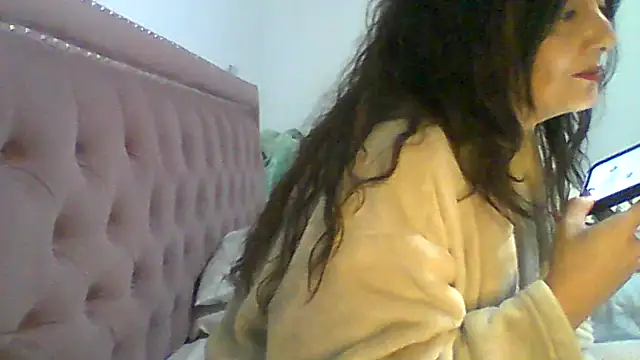 Snapshot of dulcefanny chatting on June 2026 03:44:01 PM dulcefanny online show from June 2026 03:44:01 PM