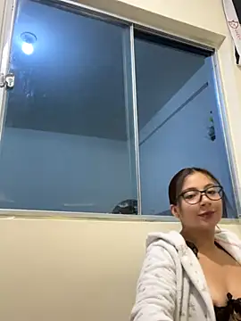 Snapshot of Karlee_Grey1 chatting on October 2025 02:32:01 AM Karlee Grey1 online show from October 2025 02:32:01 AM