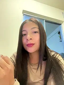 Snapshot of Karlee_Grey1 chatting on October 2025 02:00:01 AM Karlee Grey1 online show from October 2025 02:00:01 AM