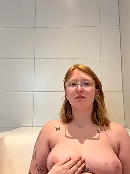 Snapshot of roxybliss3 chatting on November 2025 02:55:02 PM roxybliss3 online show from November 2025 02:55:02 PM