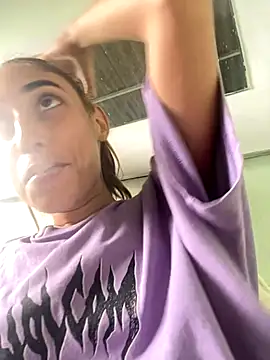 loirinhaaa online show from November 2025 01:59:02 PM