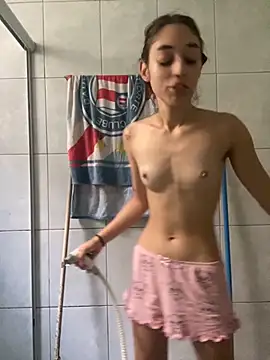 loirinhaaa online show from September 2025 02:23:02 PM