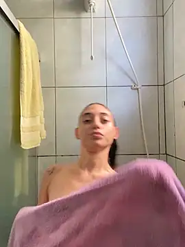 loirinhaaa online show from September 2025 04:57:01 PM