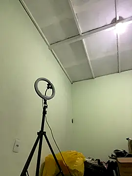 loirinhaaa online show from October 2025 01:17:02 AM