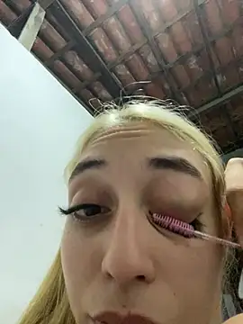 loirinhaaa online show from April 2026 11:51:02 PM